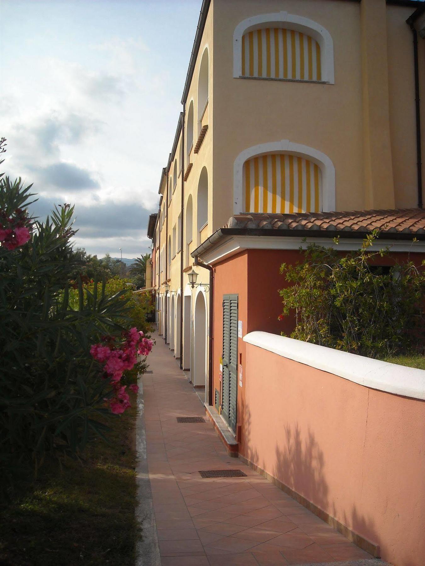 أروسييْ Residence Il Borgo المظهر الخارجي الصورة